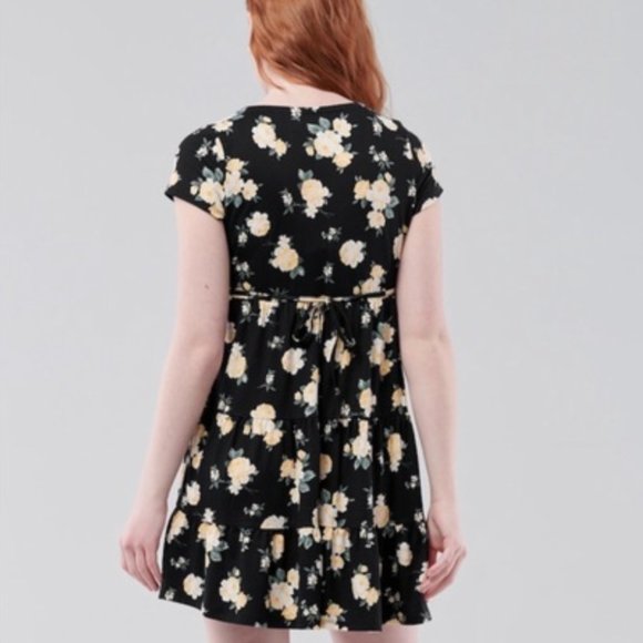 Hollister Tiered Soft Knit Mini Dress - Black Floral - XS - Picture 2 of 3